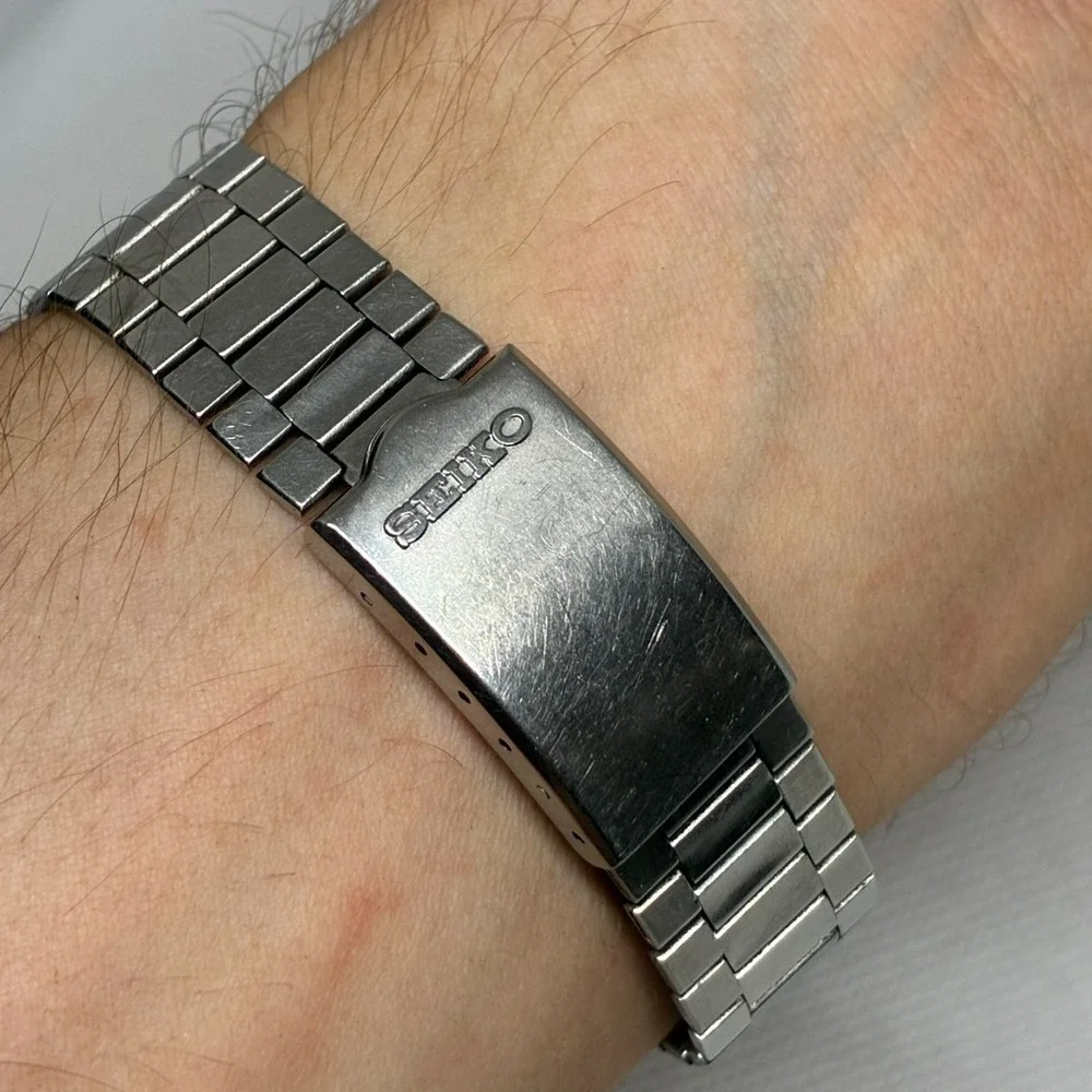 Seiko Type II 7123-7000 Quartz Men Watch Silver  Day Date-Working!